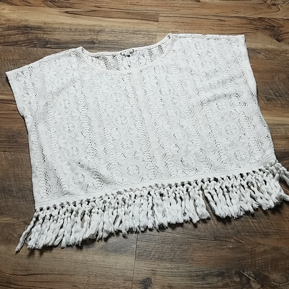 BOGO EUC EYESHADOW Bohemian Crocheted Fringed Cap-Sleeve Scoop-Neck Crop Top